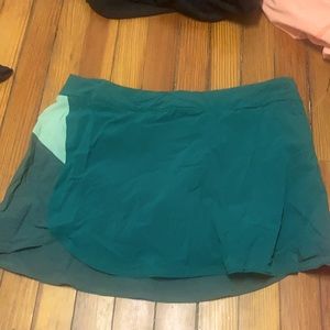 OUTDOOR VOICES green skirt size L